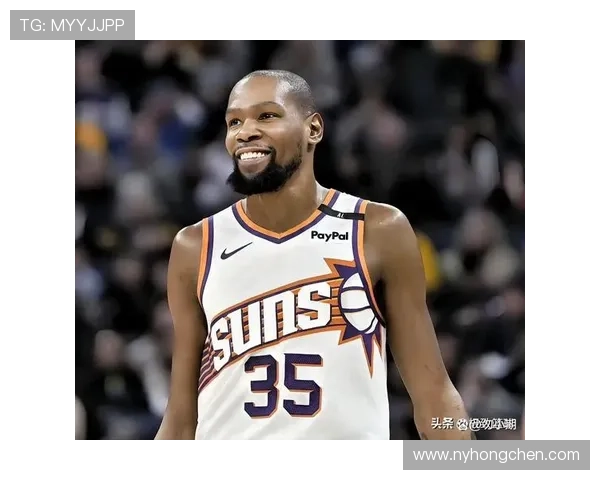 杜兰特透露侄子崇拜布克或因曾与他并肩作战